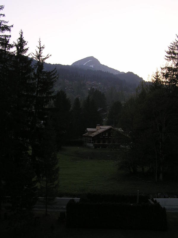 0234  Les Diablerets - výhled z pokoje hotelu Eurotel Viectoria.JPG