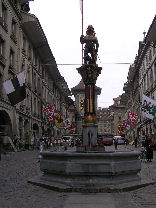 0070 Bern - Kram-gasse, kašna.JPG