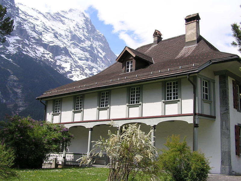 0408 Grindelwald - Bernské Alpy, Eiger, dům.JPG