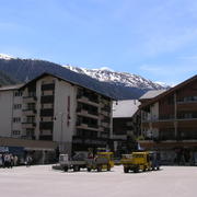 0320 Zermatt - Bahnhofstrasse (Nádražní ulice).JPG