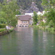 0032 Interlaken - řeka Aare.JPG