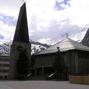 0355 Saas Fee Herz-Jesu-Pfarrkirche (farní kostel Ježíšova srdce).JPG