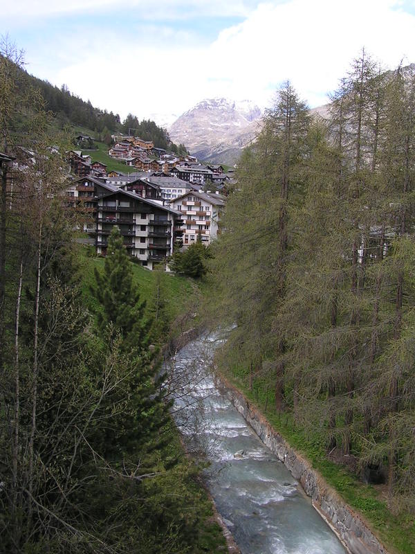 0372 Saas Fee - Walliské Alpy, potok.JPG