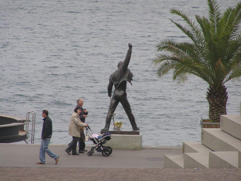 0031 Freddie Mercury - socha, Montreux u Ženevského jezera.JPG