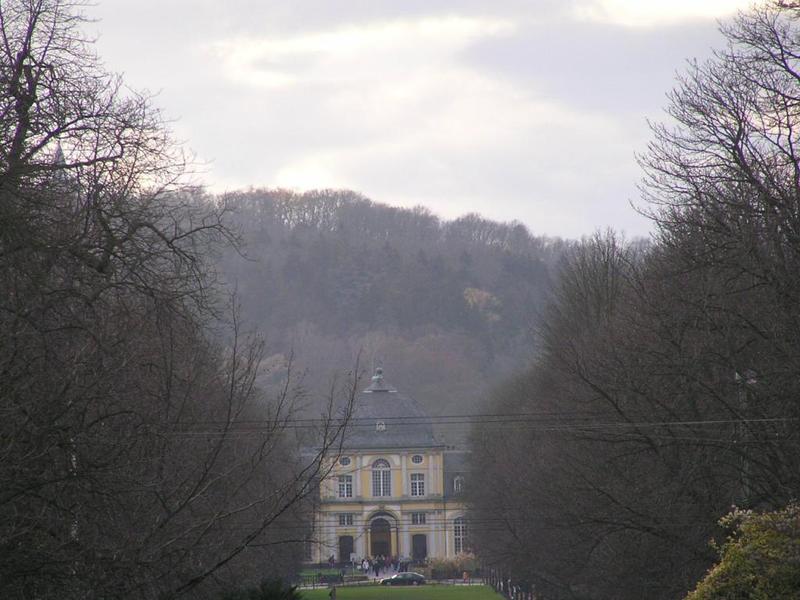 045 Bonn - Poppelsdorfer Allee _Poppeldorfsk_ alej__ Schloss Poppelsdorf _z_mek Poppelsdorf_.JPG