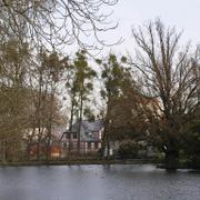 0068 B_ckeburg - Schlossgarten _Z_meck_ zahrada__ vodn_ p__kop.JPG