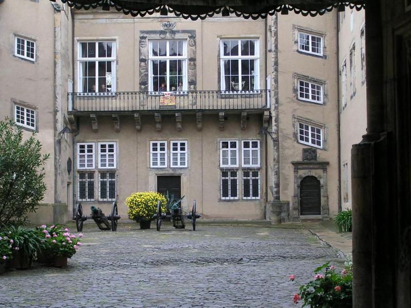 018 Detmold - F_rstliches Residenzschloss _kn__ec_ s_deln_ z_mek__ n_dvo__.JPG