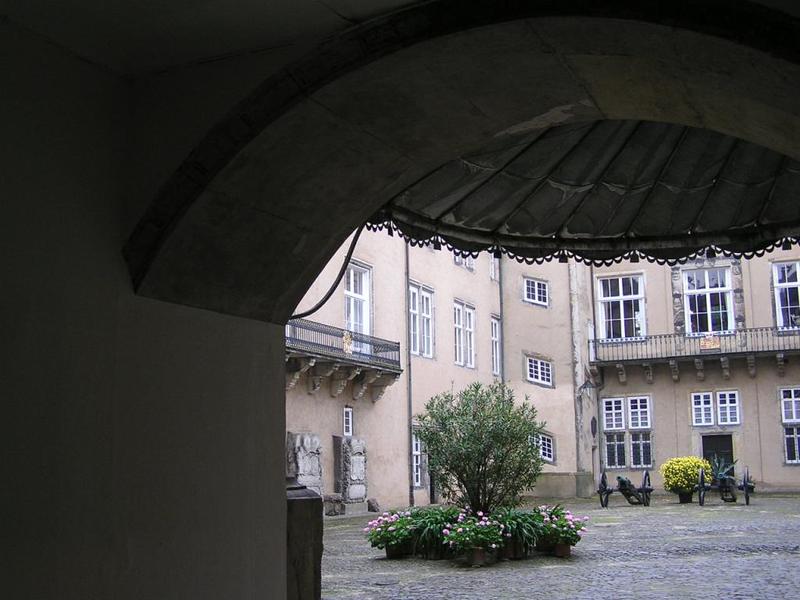 020 Detmold - F_rstliches Residenzschloss _kn__ec_ s_deln_ z_mek__ n_dvo__.JPG