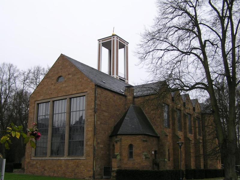 006 Bad Oeynhausen - Ev_ Auferstehungs-kirche _ev_ kostel Zmrtv_chvst_n_ Je___e Krista_.JPG