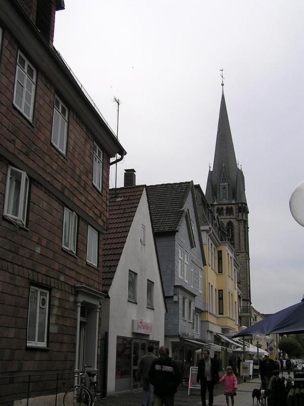 030 Detmold - Sch_lerstrasse ___kovsk_ ulice__ Martin-Luther Kirche _kostel Martina Luthera_.JPG