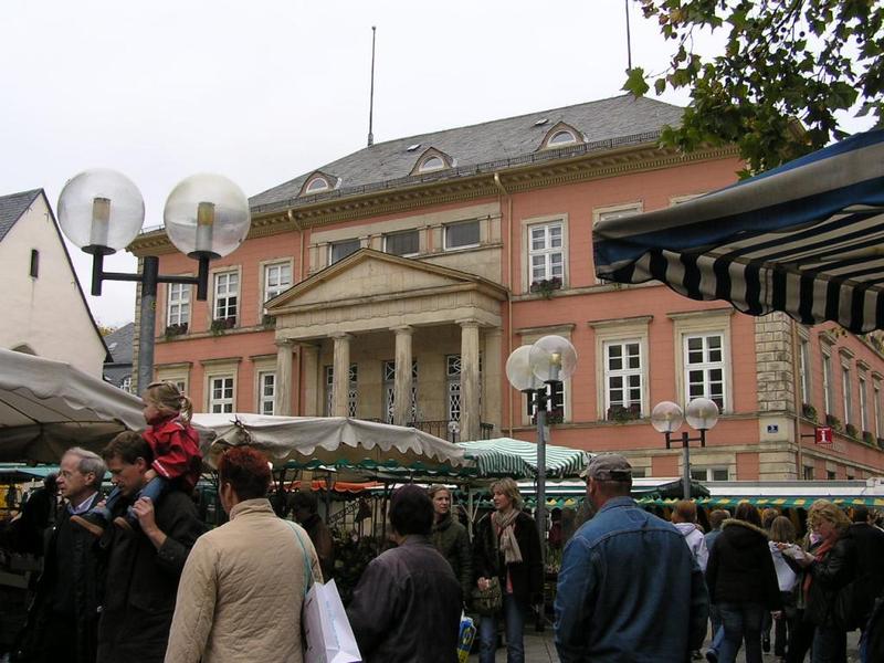 031 Detmold - trh na Mart-Platz _Tr_n_m n_m_st___ Rathaus _radnice_.JPG