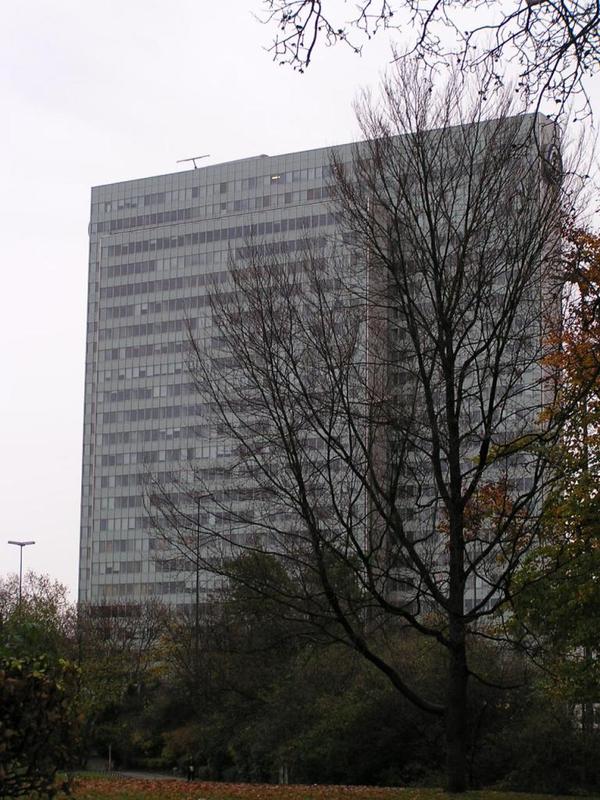 002 D_sseldorf - Dreischeibenhaus _Trojdeskov_ d_m_.JPG