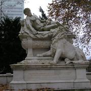 016 D_sseldorf- pomn_k na v_lku.JPG