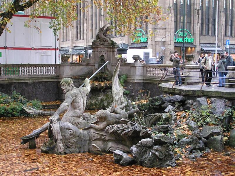 019 D_sseldorf - Tritonenbrunnen _Tritonova ka_na_.JPG