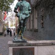 033 D_sseldorf - Der sagenhafte d_sseldorfer Giesserjunge _B_jn_ d_sseldorfsk_ chapec_.JPG