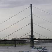 044 D_sseldorf - Oberkasseler Br_cke _Velk_ kasselsk_ most_.JPG