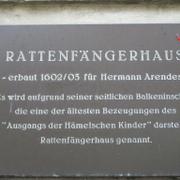 010 Hameln - Rattenf_ngerhaus _Krysa__v d_m__ popiska.JPG