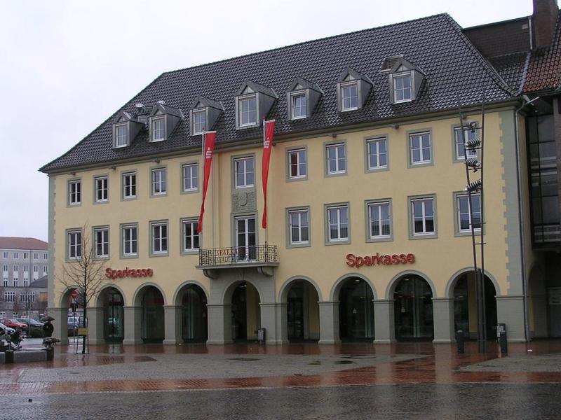 058 Hamm - Marktplatz _Tr_n_ n_m_st__.JPG