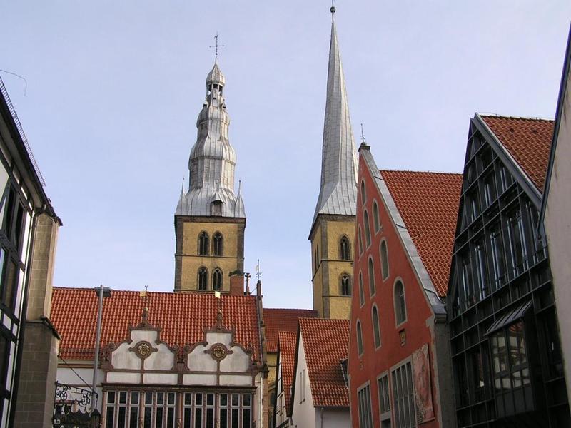 051 Lemgo - Rathaus _radnice__ Kirche St_ Nicolai _kostel sv_ Mikul__e_.JPG