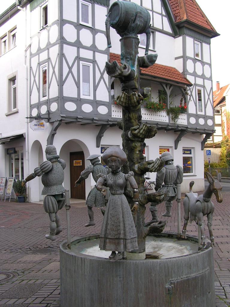 063 Lemgo - Kanzlerbrunnen _Kancl__sk_ studna_.JPG