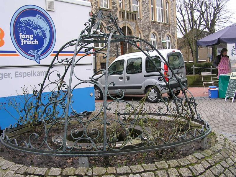 018 Melle - Marktplatz _Tr_n_ n_m_st__.JPG