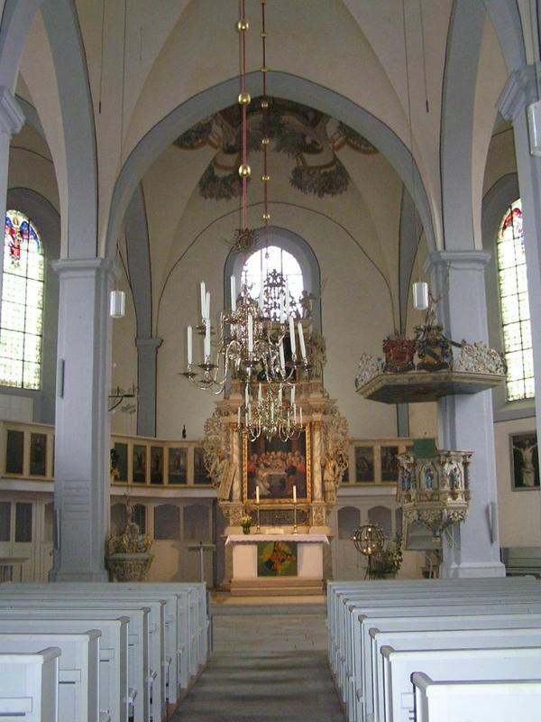 040 Melle - St_ Petri-Kirche _kostel sv_ Petra__ interi_r.JPG