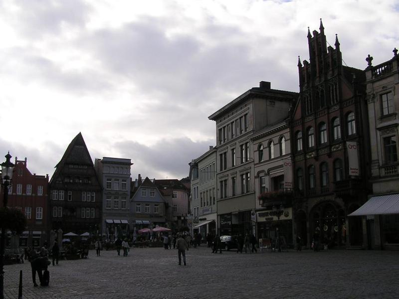 030 Minden - Marktplatz _Tr_n_ n_m_st__.JPG