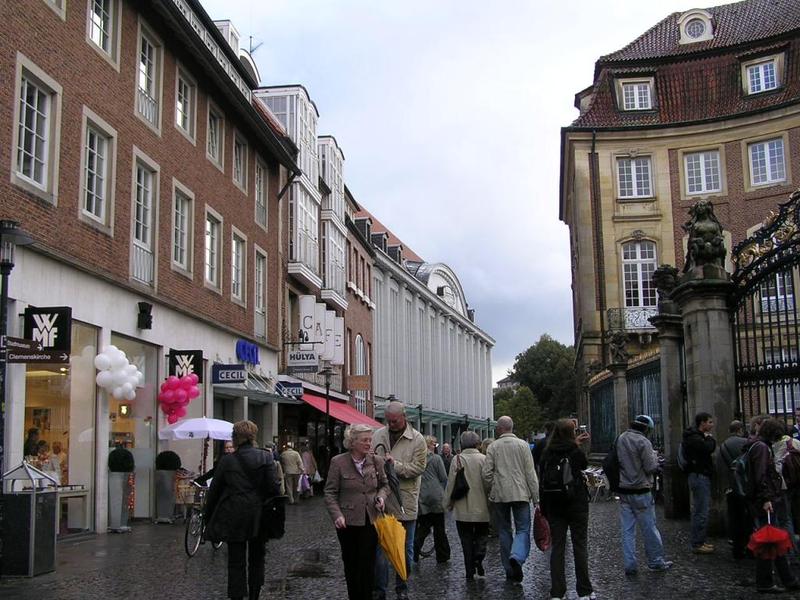 006 M_nster - Erbdrostenhof_ M_stsk_ muzeum a Slan_ ulice.JPG