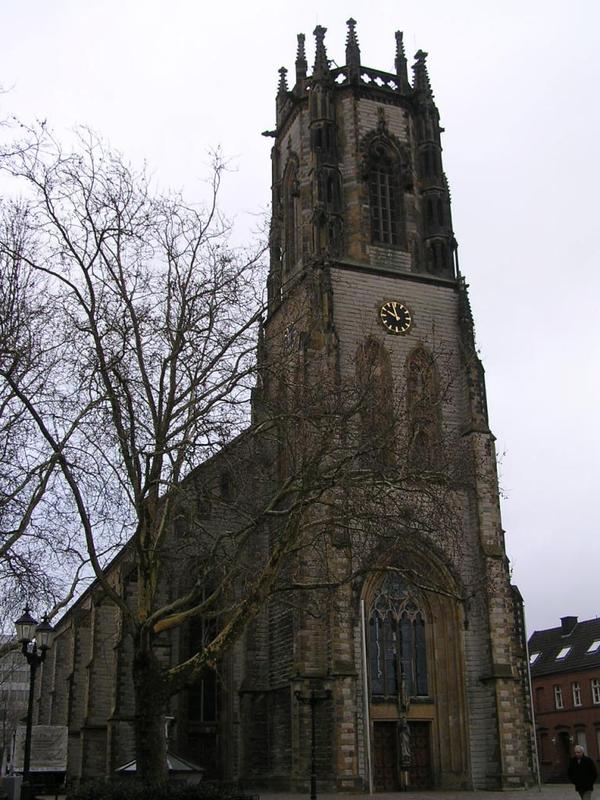 004 Oelde - Kirche St_ Johannes _kostel sv_ Jana_.JPG