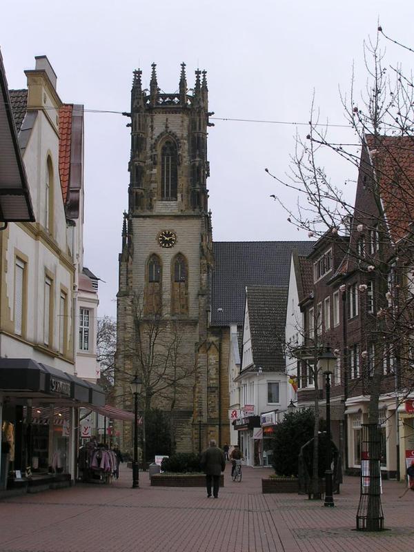 020 Oelde - Lange Strasse _Dlouh_ ulice__ St_ Johannes Kirche _kostel sv_ Jana_.JPG