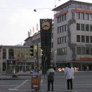 005 Bielefeld - Jahnplatz_ hodiny.JPG