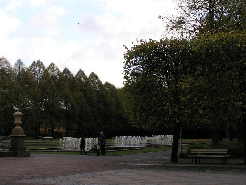 015 Osnabr_ck - Schlossgarten _z_meck_ zahrady_.JPG