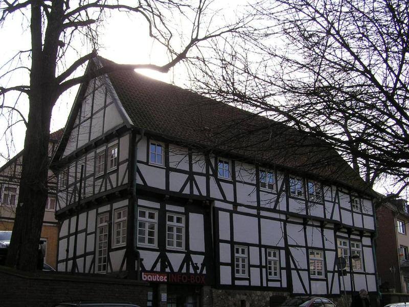 0024 Porta Westfalica - Seidenwerbenhaus _Hedv_bn_ d_m_.JPG