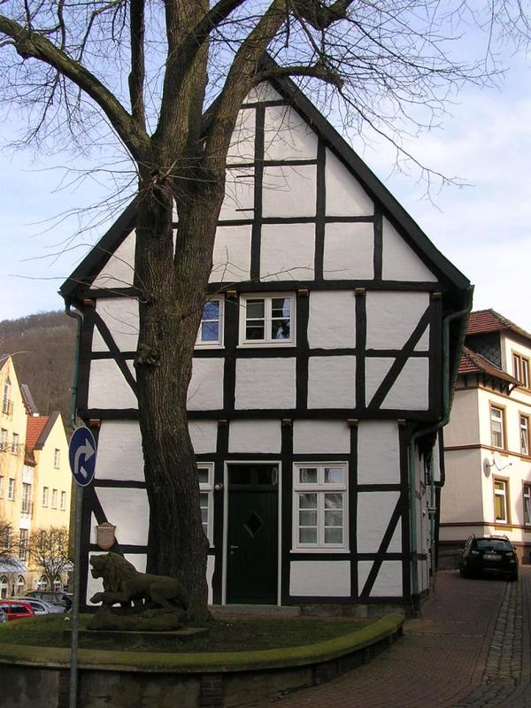 0028 Porta Westfalica - Seidenwerbenhaus _Hedv_bn_ d_m_.JPG