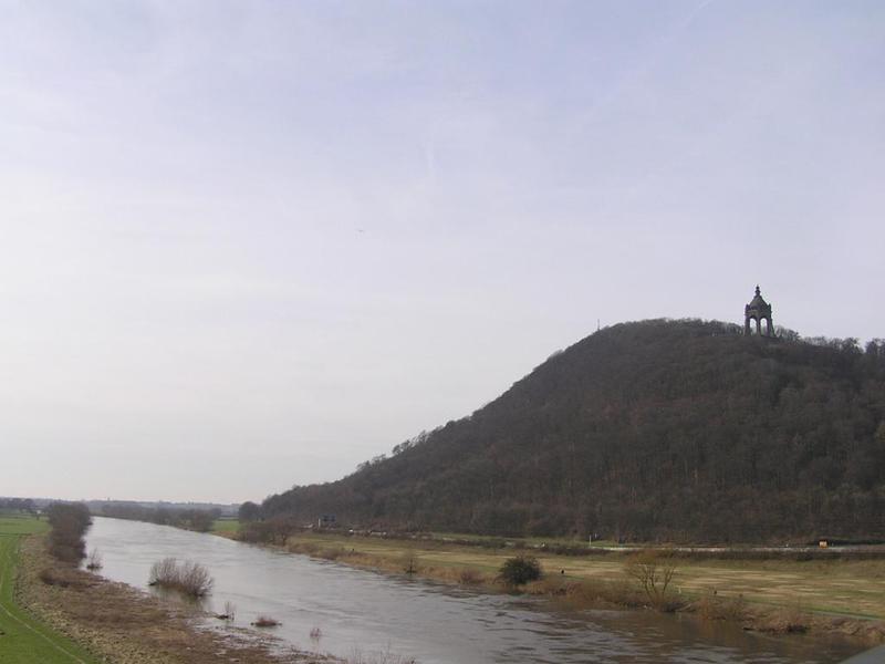 0105 Porta Westfalica - _eka Weser.JPG