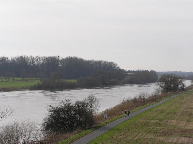 0114 Porta Westfalica - _eka Weser.JPG