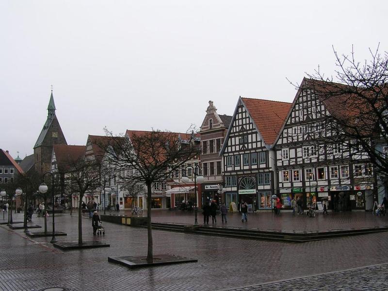 017 Stadthagen - Marktplatz _Tr_n_ n_m_st__.JPG