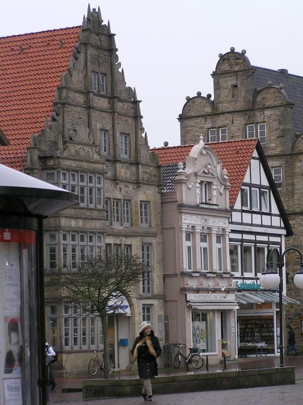 023 Stadthagen - Marktplatz _Tr_n_ n_m_st__.JPG