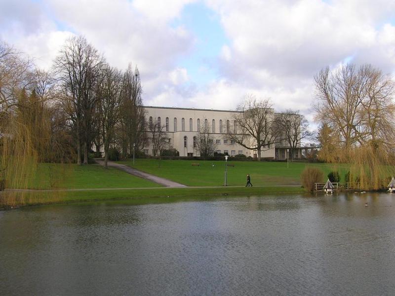 014 Bielefeld - B_rger-park _M_stsk_ park__ Rudolf-Oetker-Halle.JPG