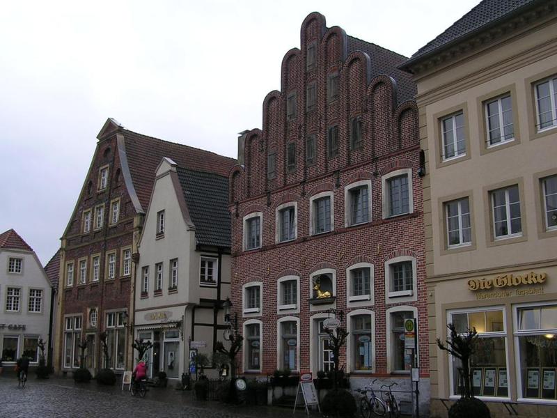 042 Warendorf - Marktplatz _Tr_n_ n_m_st__.JPG