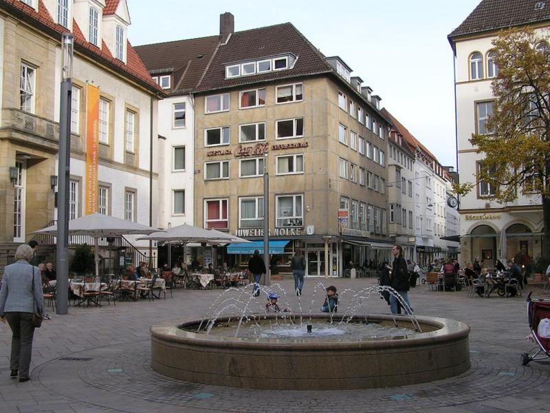 027 Bielefeld - Alter Markt _Star_ tr_i_t_.JPG